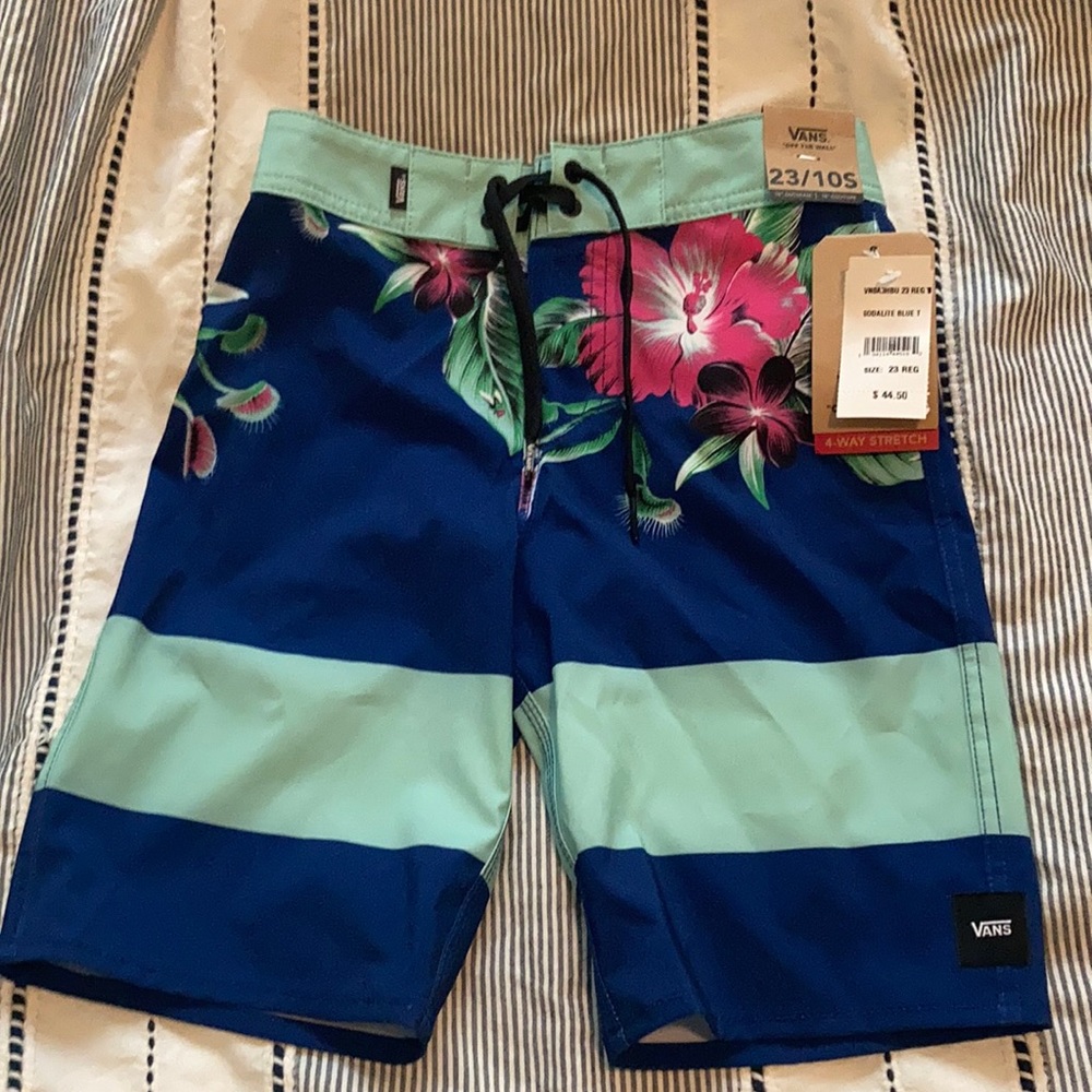 Vans Boys NWT Board Shorts Size 23/10S